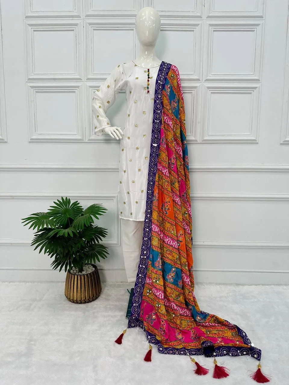 Beautiful Designer Special Kurti With Dupatta & Pent