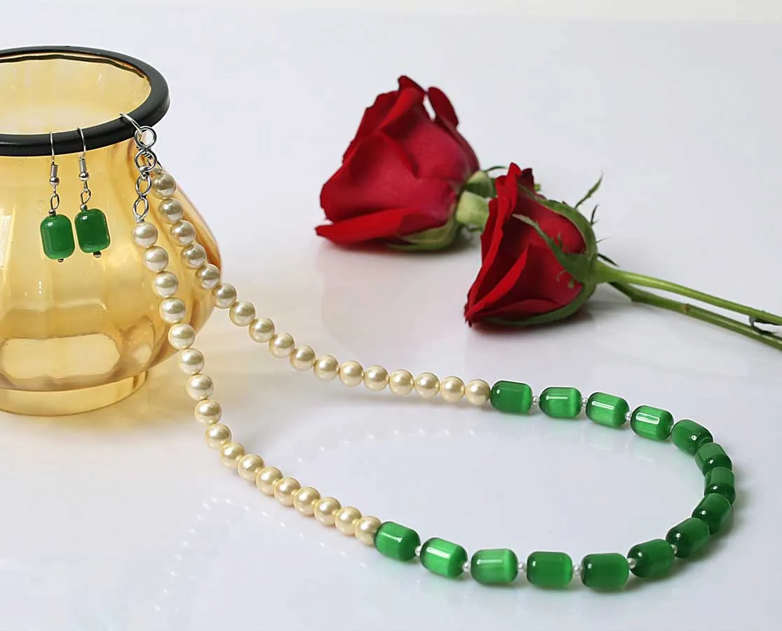Imeora Exclusive Shell Pearl And Green Monalisa Stone Combination Necklace Set