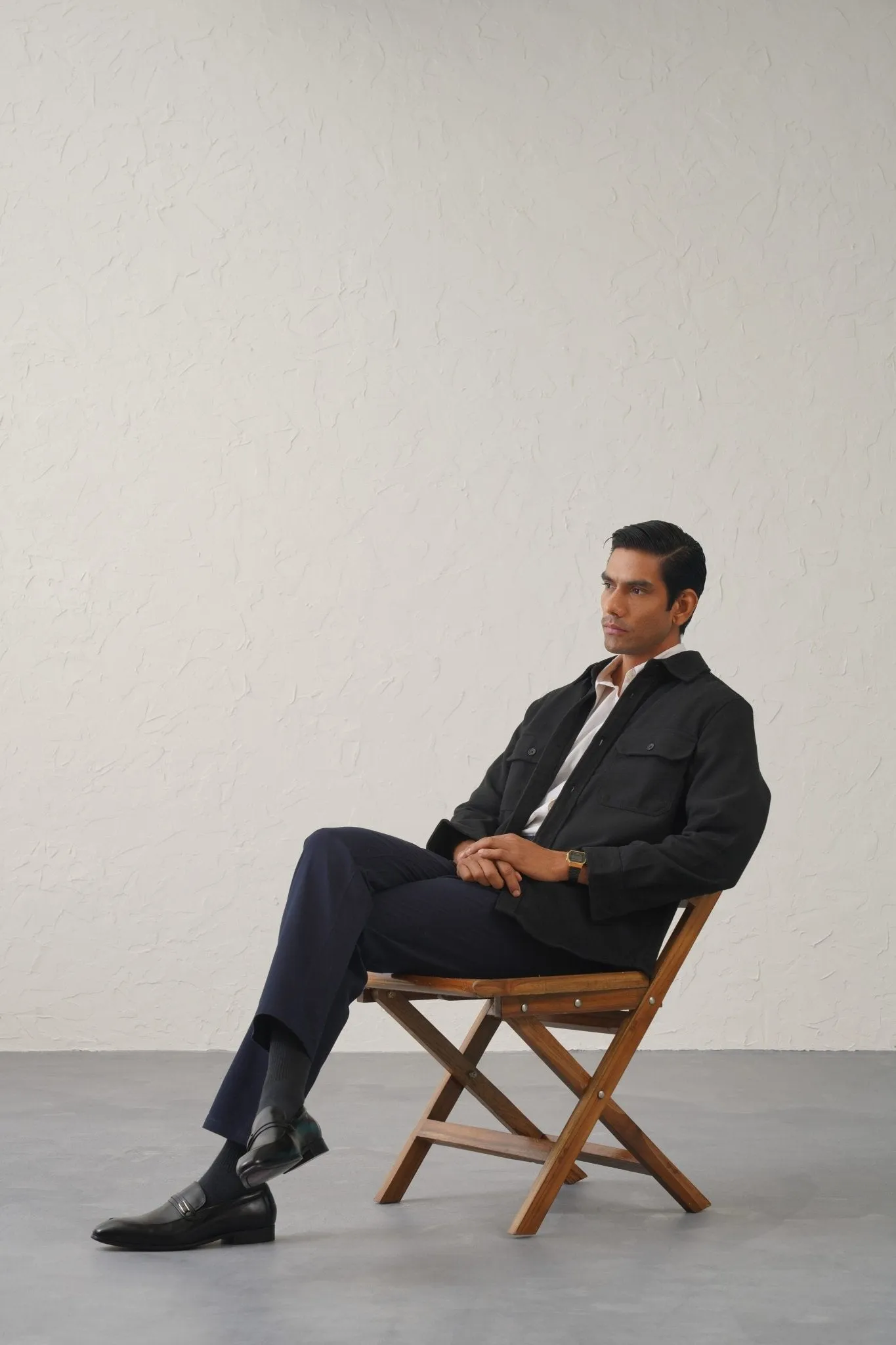 The Regular Fit Travel Chino - Navy